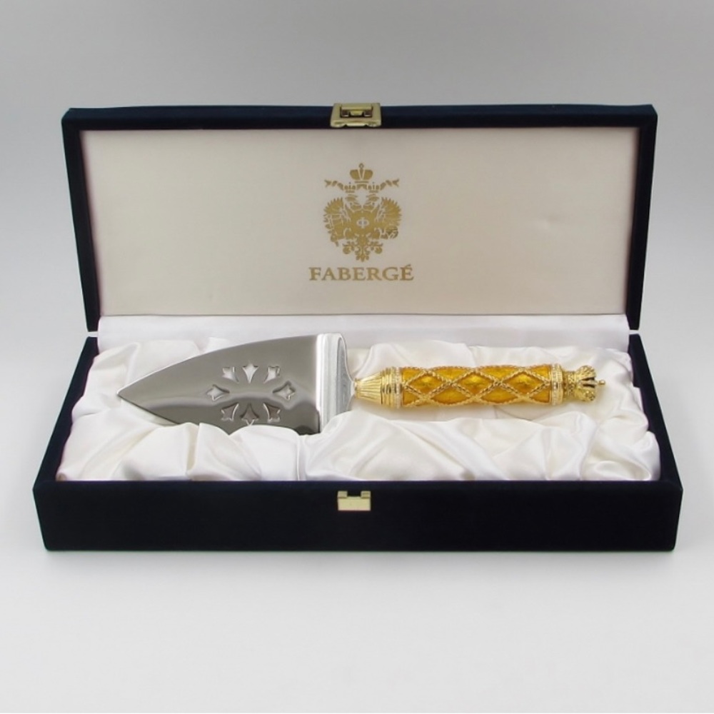 New in box Faberge Coronation wedding cake slicer